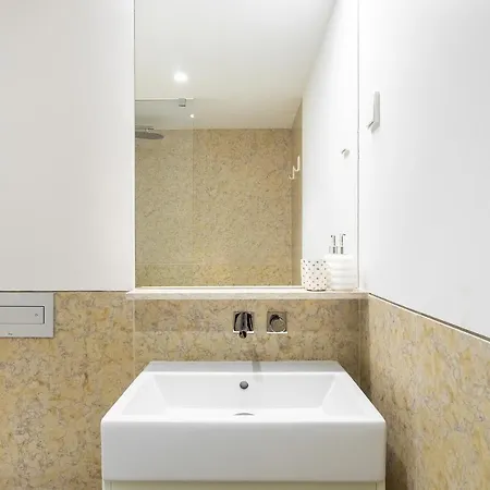 Whome View Penthouse Luxurious Living In With Ac & Elevator * ליסבון