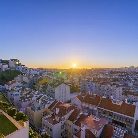 Whome View Penthouse Luxurious Living In With Ac & Elevator * ליסבון