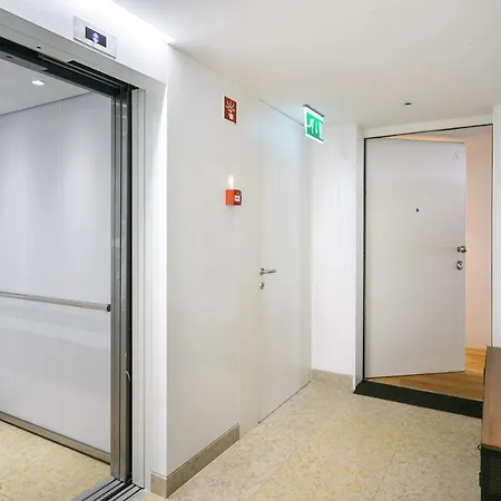 דירה Whome View Penthouse Luxurious Living In With Ac & Elevator ליסבון