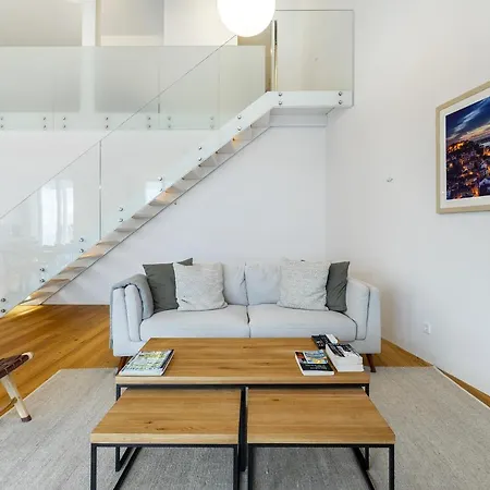Whome View Penthouse Luxurious Living In With Ac & Elevator דירה *