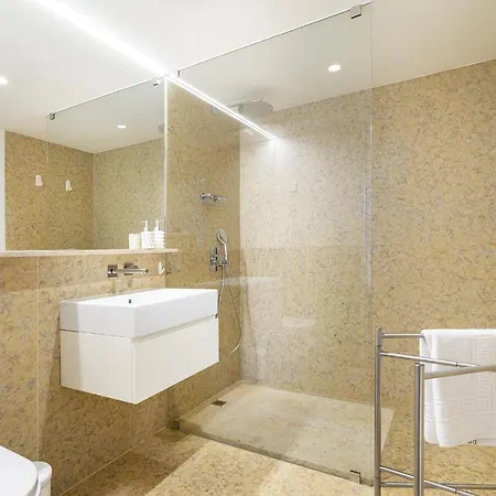 Whome View Penthouse Luxurious Living In With Ac & Elevator * ליסבון