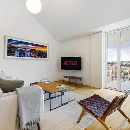 Whome View Penthouse Luxurious Living In With Ac & Elevator * ליסבון